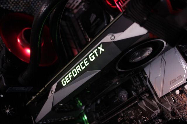 Test Nvidia GeForce RTX 4080 : une carte graphique puissante et tout en  maîtrise